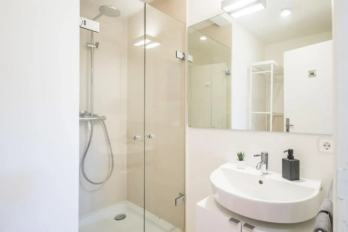 Modern Apartment Near Aussenalster 함브루크