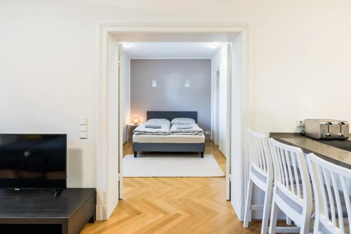 Modern Apartment Near Aussenalster Hamburg Germany