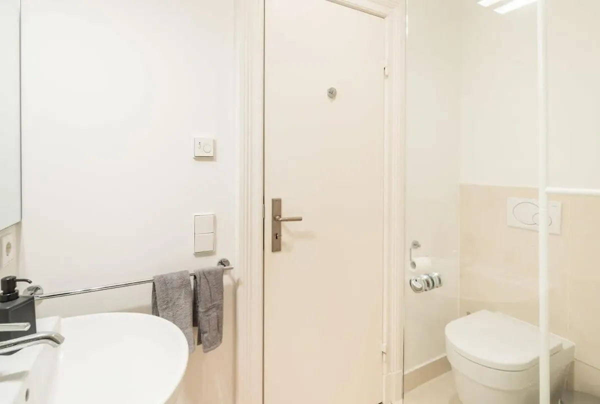 Modern Apartment Near Aussenalster Hamburg