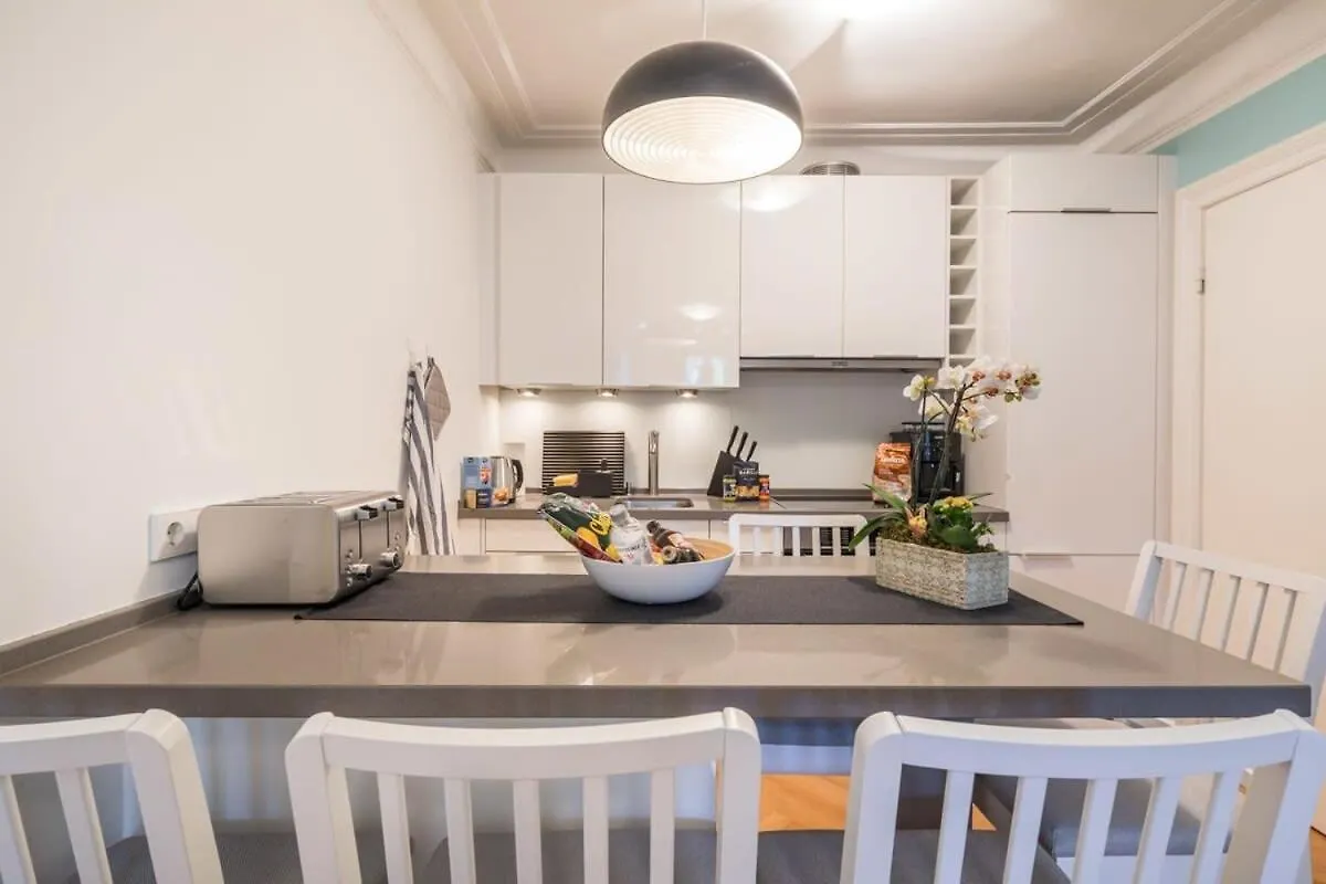 Modern Apartment Near Aussenalster Hambourg